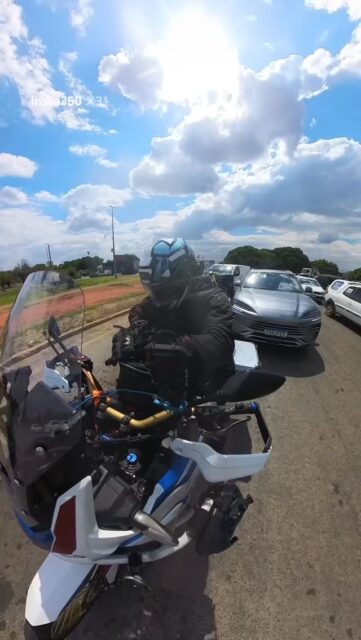 🏍️Desafio em 2 Rodas🏍️
VOCÊ FAZ UNS PLANOS... 🗺️🤔 AÍ A VIDA CHEGA E DIZ QUE O SEU CAMINHO É OUTRO! 🚦😄
Às vezes, as coisas certas para você estão em outra direção! 🌪️🔄 E adivinha? Isso é só mais um desafio na estrada! Cada curva inesperada pode trazer novas aventuras e oportunidades incríveis! 🔆💥
Então, não tenha medo de mudar a rota! Pegue sua moto, sinta a liberdade e siga o seu coração! 💙🏍️💨
Qual foi a vez que você se deixou levar pela vida e encontrou algo surpreendente?
Compartilhe nos comentários! 👇🏽💬
#desafioem2rodas #mudandoderota #aventurasnaestrada #vivaintensamente #africatwinadventuresports
