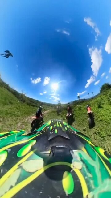 🏍️ Desafio em 2 Rodas!🏍️
Hoje, encarei mais um DESAFIO incrível na trilha! 💥 A natureza é minha pista de obstáculos, e cada curva traz uma nova aventura! ⛰️✨
🚀 Dica do dia: Não tenha medo dos caminhos desconhecidos! Eles são cheios de surpresas e aprendizados. Cada DESAFIO é uma chance de se descobrir mais forte! 💪🏽💙
🌟 Lembre-se: a vida é como andar de moto. Às vezes, você precisa acelerar, em outras, é hora de frear. O importante é sempre seguir em frente! 🌟🤘
👉🏽Qual foi o seu último DESAFIO? Compartilhe abaixo! Vamos juntos enfrentar o que vier! 💬👇🏽
#desafioem2rodas #motociclismo #aventura #superaçāo #natureza